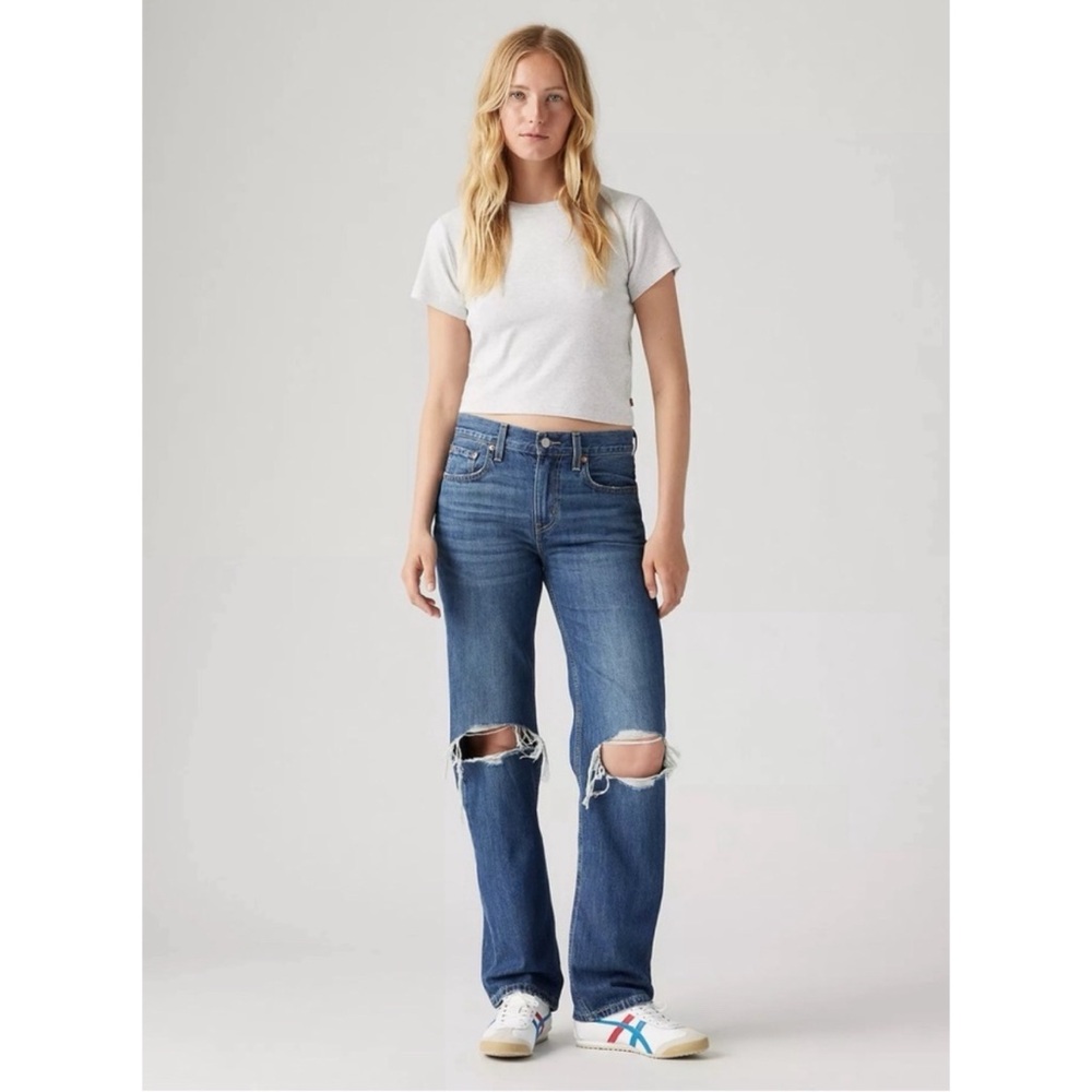 Levi’s Women’s Low Pro Straight Leg‎ Distressed Jeans Size 32